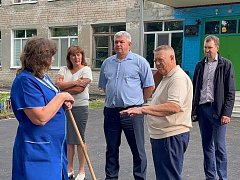 Панков с жителями обсудил вопросы развития сёл Турковского района