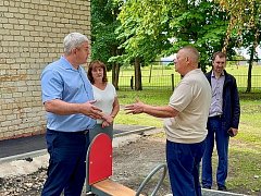 Панков с жителями обсудил вопросы развития сёл Турковского района