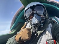 Есть одна у летчика мечта – высота!