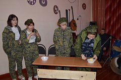 В Доме детского творчества военно-спортивная игра «Стань солдатом»